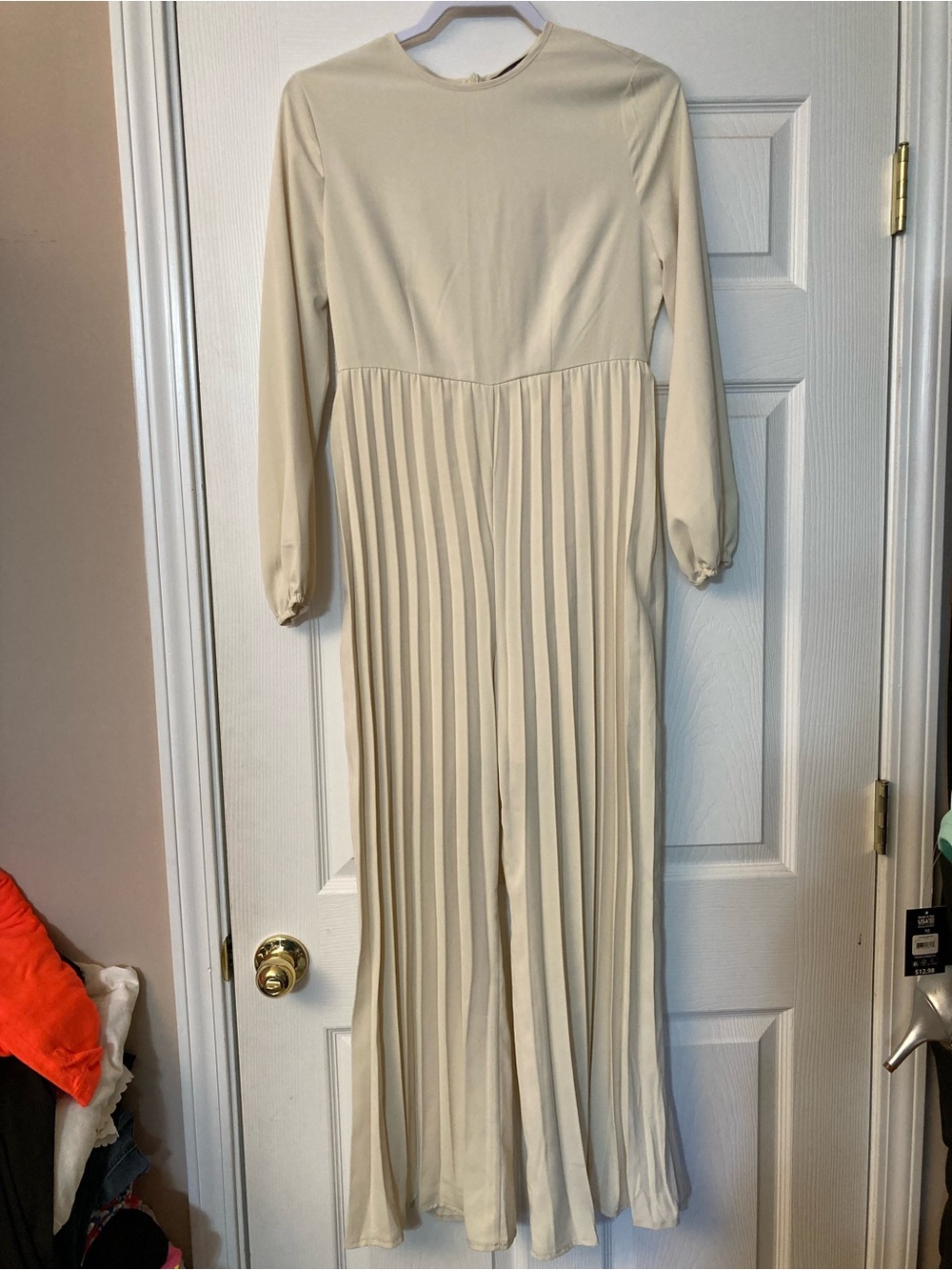 ⭐️⭐️ SHEIN Cream Long-Sleeve Pleated Maxi Dress- size Small